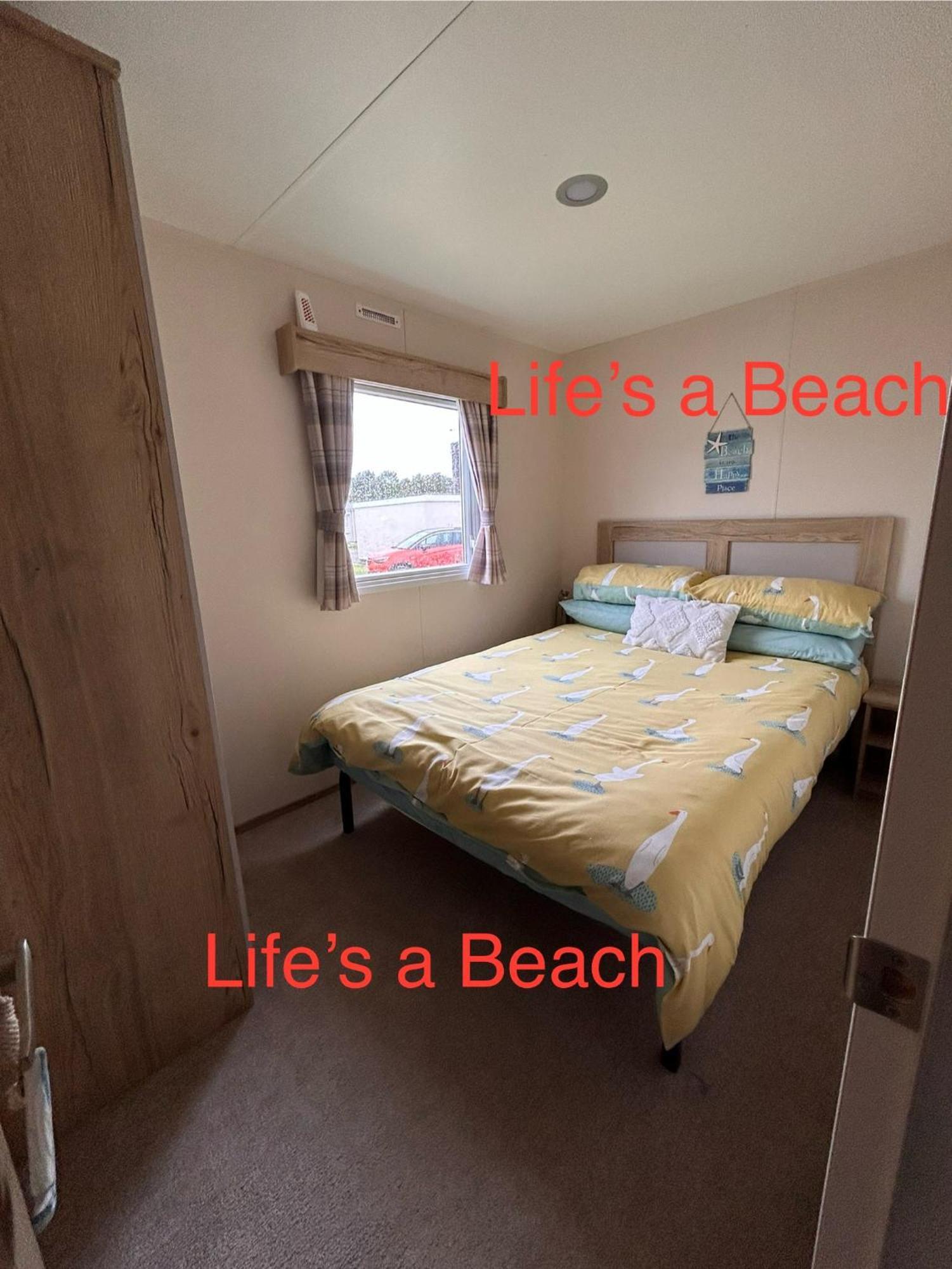 Lifes A Beach On Presthaven Sands Prestatyn Exterior photo