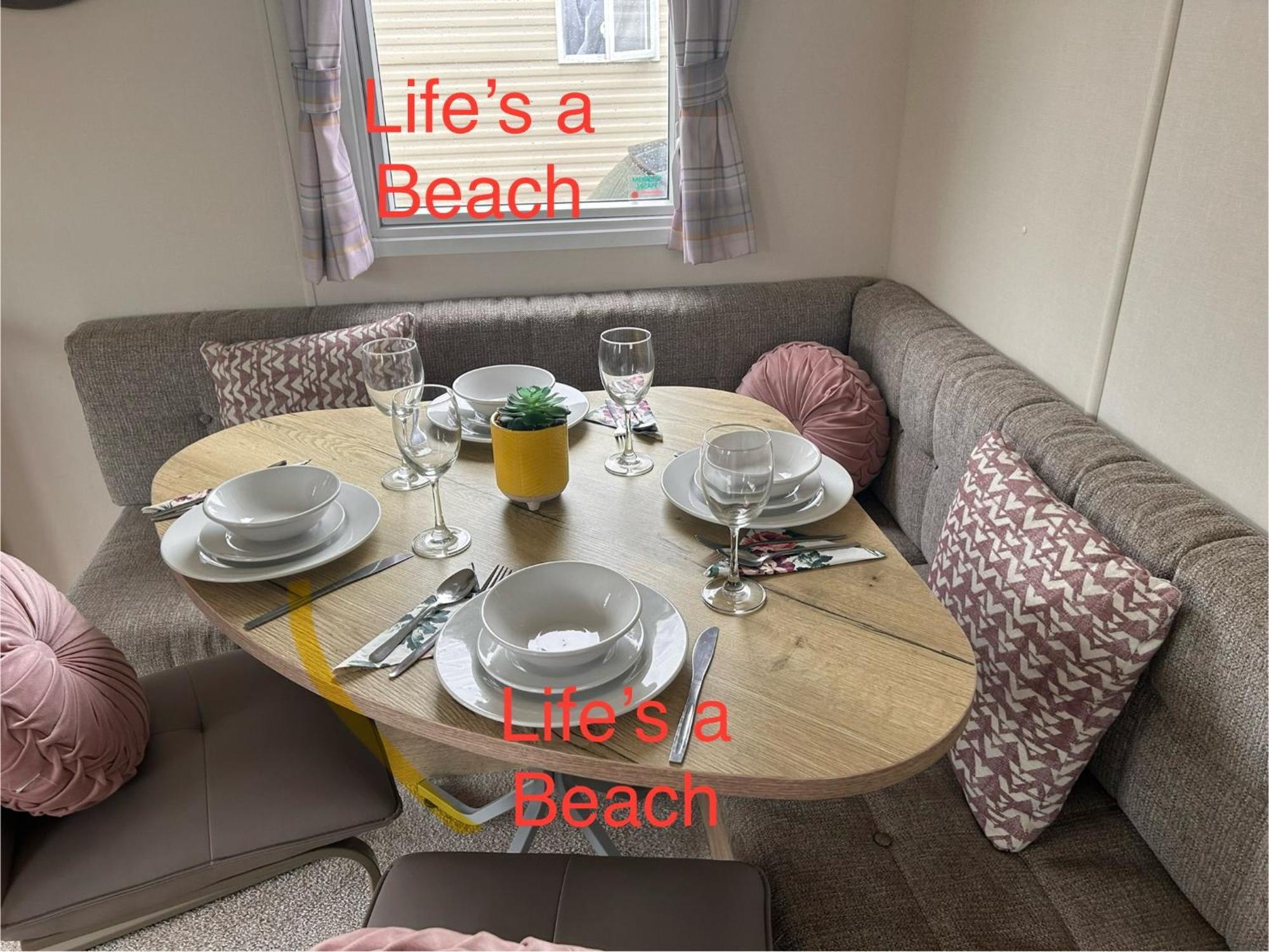 Lifes A Beach On Presthaven Sands Prestatyn Exterior photo